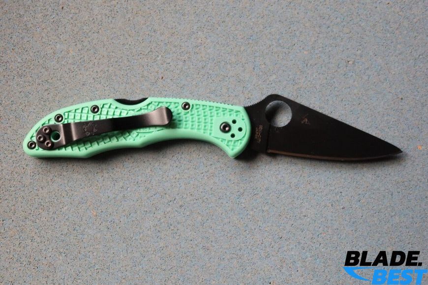 Нож SPYDERCO DELICA 4 Black (CPM M4, FRN) фото